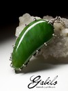 Large pendant with apple jade in silver
