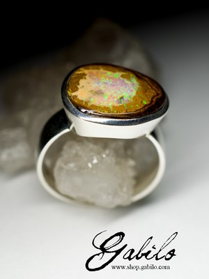 Ring with boulder opal in silver