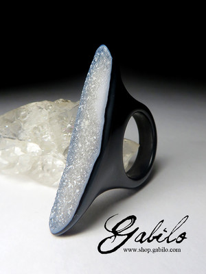 Large quartz ring