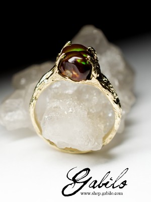 Gold ring with fire agate