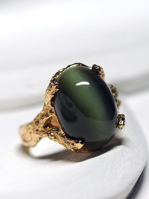 Cat's eye green jade gold ring
