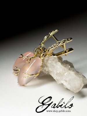 Pink quartz yellow gold earrings