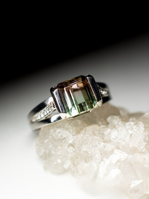 Polychrome Tourmaline and Diamonds Gold Ring