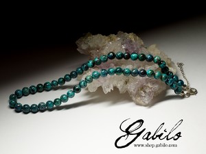 Beads from the chrysocolla