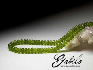 Large beads of chrysolite