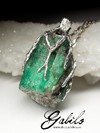 White gold pendant with emerald crystal