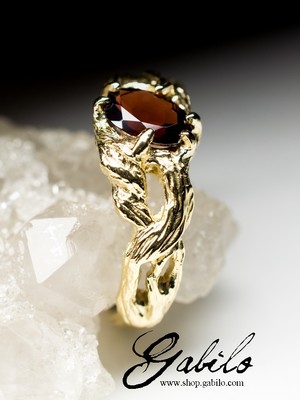 Almandine Gold Ring with gem report MSU