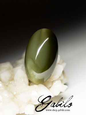 Jade cabochon with cat's eye effect 24.6 carats