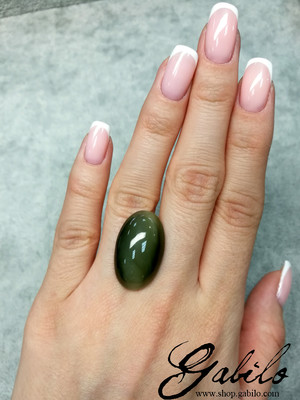 Jade cabochon with cat's eye effect 24.6 carats