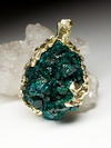 Gold pendant with dioptase