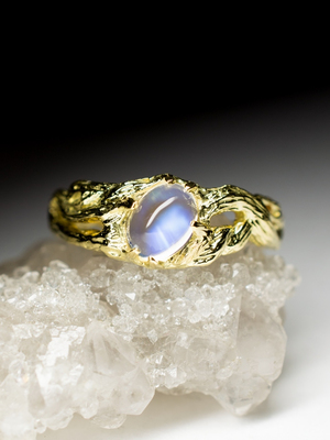 Moonstone adularia gold ring