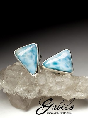 Silver earrings pouches with a larimar