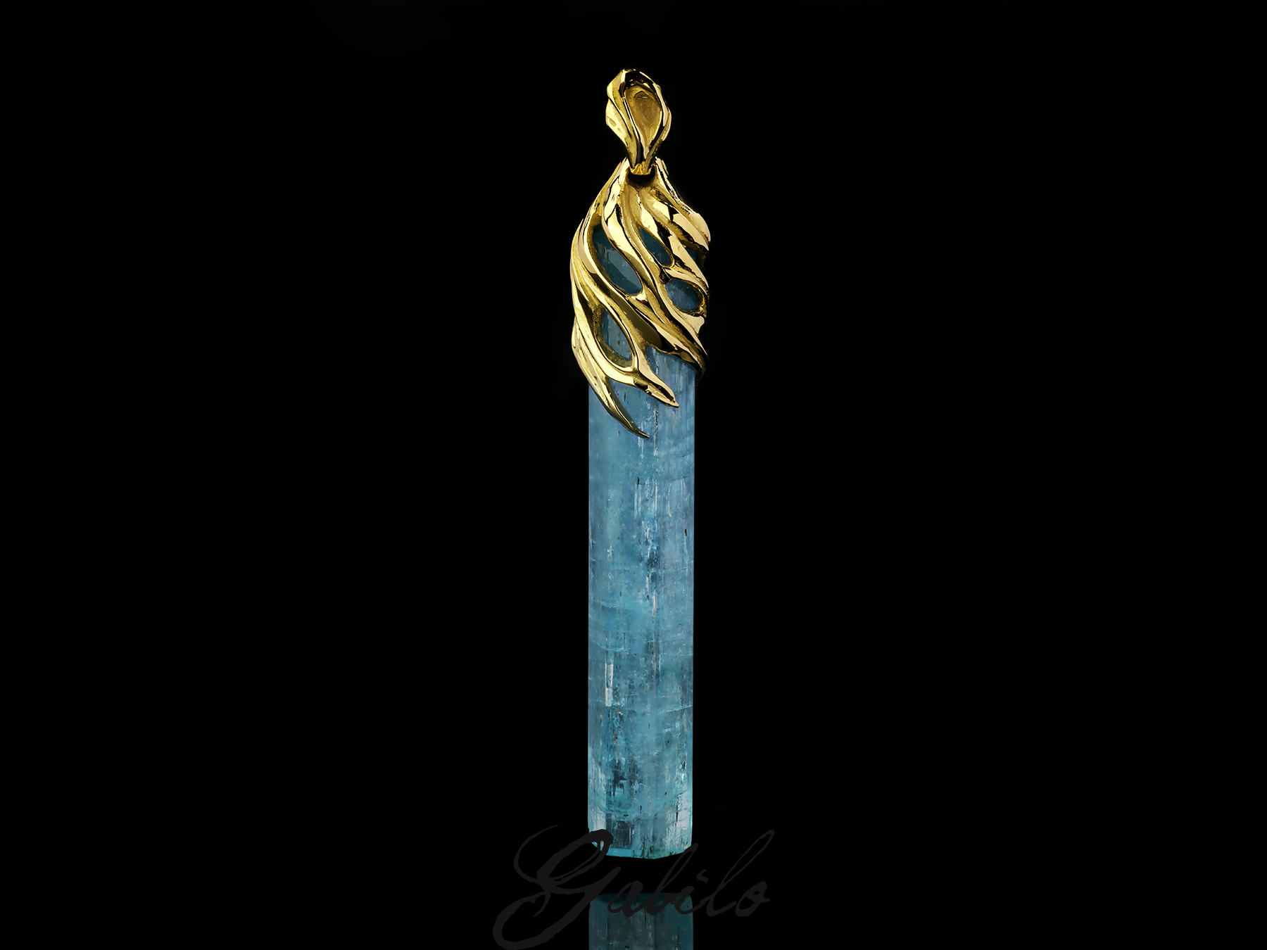 aquamarine gold pendant